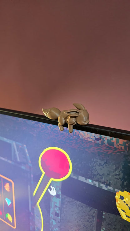 Decora tu monitor con este Pikachu, Eevee o Charizard dormidito