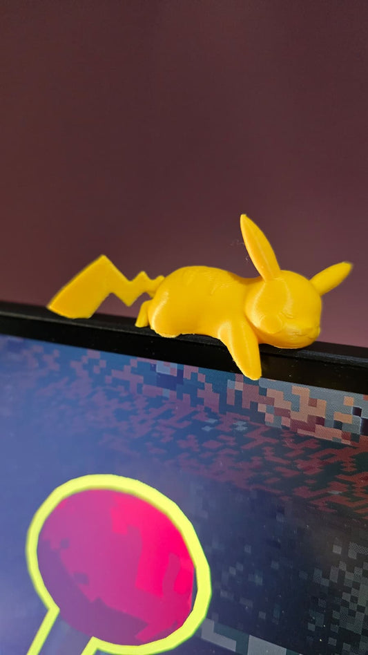 Decora tu monitor con este Pikachu, Eevee o Charizard dormidito
